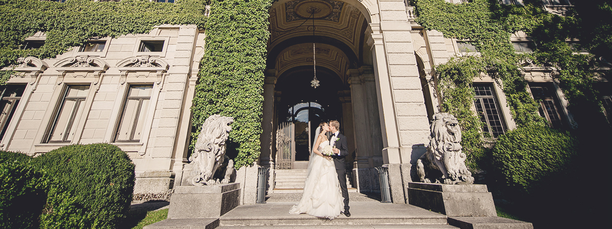 Romance in Vera Wang – Lakeside Blush Perfection